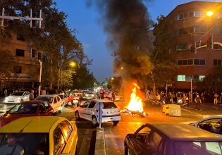 Ιράν: Διακόσιοι άνθρωποι έχουν σκοτωθεί μέχρι τώρα στις διαδηλώσεις – Αμετανόητος ο Ραϊσί