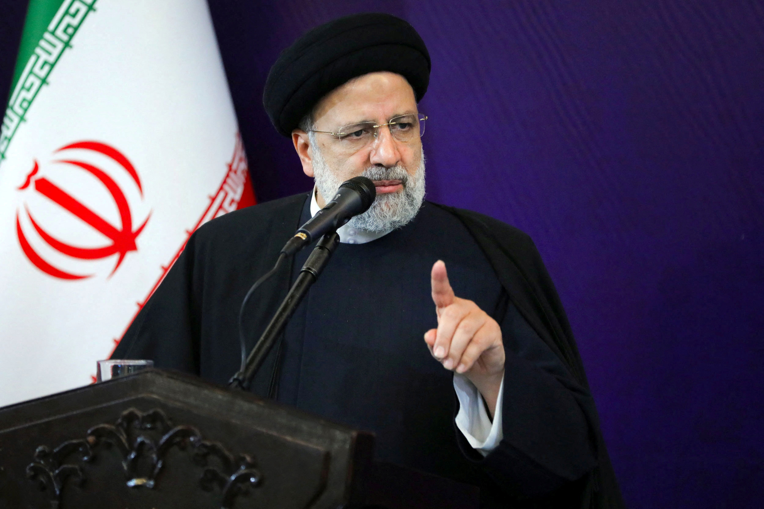 Ιράν: «Κανένα έλεος» για τους εχθρούς της Ισλαμικής Δημοκρατίας - Απειλεί ο Εμπραχίμ Ραϊσί