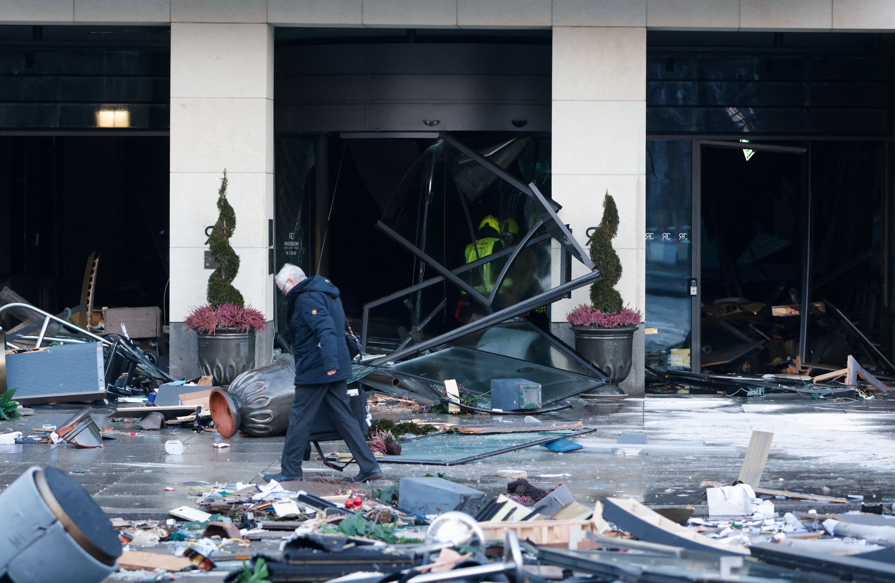 Γερμανία: Εξερράγη τεράστιο ενυδρείο στο Βερολίνο - Δύο τραυματίες