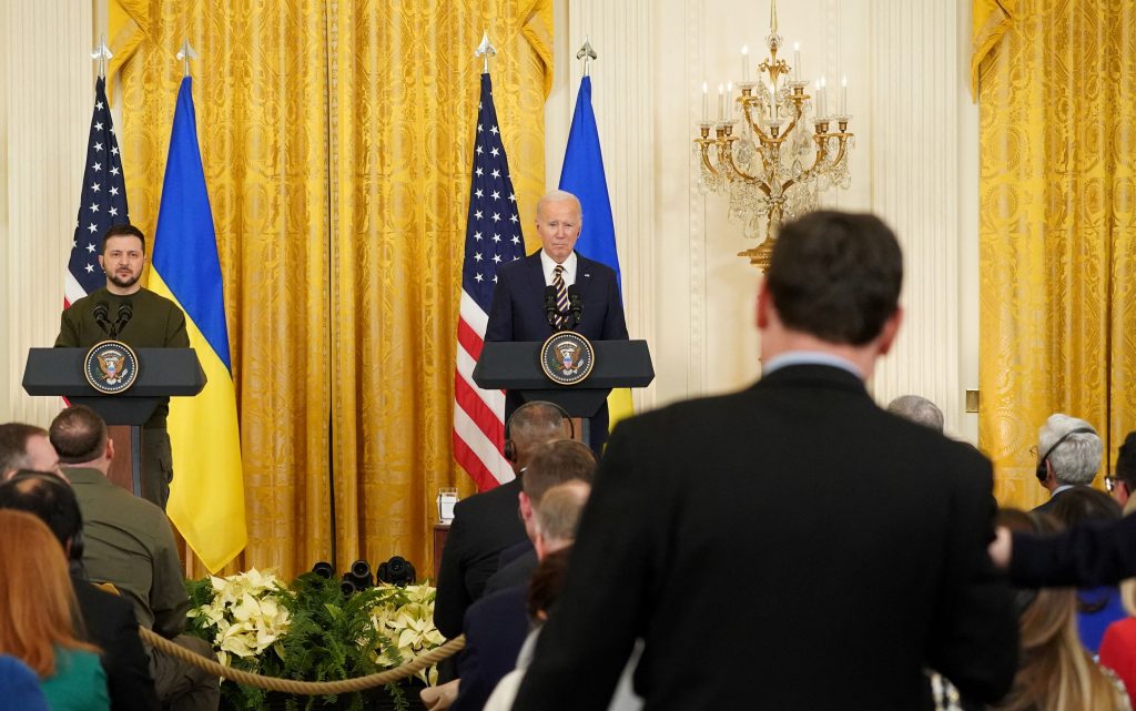 Μπάιντεν – Ζελένσκι: Θα σταθούμε στο πλευρό της Ουκρανίας, υποσχέθηκαν οι ΗΠΑ – Τι είπαν στις δηλώσεις τους