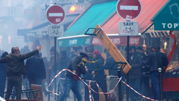 Paris: Assassin attacks refugee camp with sword – Anger erupts in Kurdish neighborhood