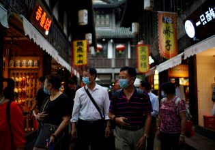 Κοροναϊός: Ανησυχία για νέα επιθετικά στελέχη από το σαρωτικό κύμα στην Κίνα