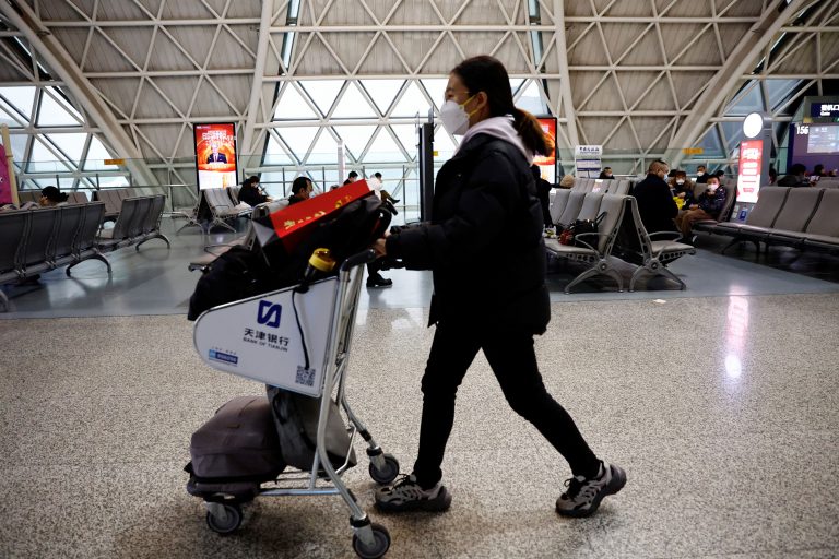 ΕΕ: «Αδικαιολόγητοι» οι έλεγχοι σε επιβάτες από την Κίνα σύμφωνα με το Διεθνές Συμβούλιο Αεροδρομίων Ευρώπης