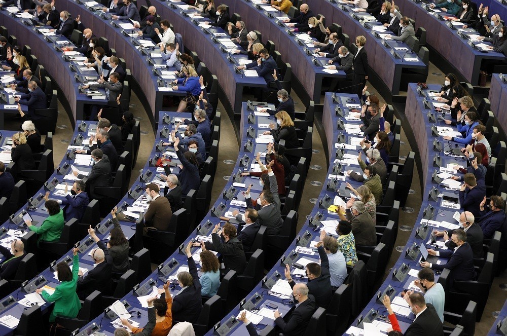 Ευρωπαϊκό Κοινοβούλιο: Σχέδιο 10 σημείων για την αντιμετώπιση της διαφθοράς στη σκιά του Qatargate