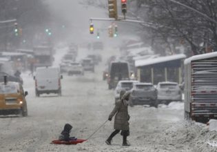 Ακραία καιρικά φαινόμενα: Στα λευκά η Βόρεια Αμερική, ζέστη στην Ευρώπη