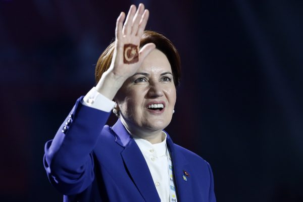 Μεράλ Ακσενέρ: Ανέδειξε το πρόβλημα του πληθωρισμού με μήλα και πατάτες