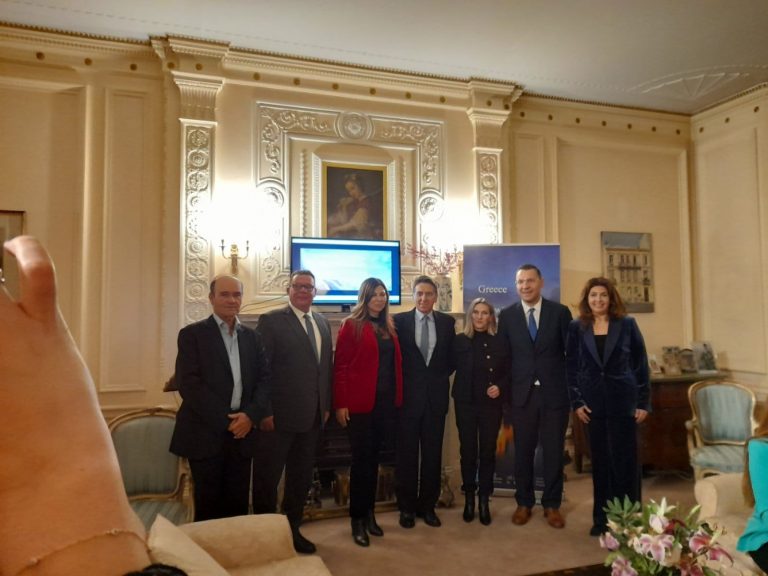 Στην Αγγλία για την προώθηση του γαμήλιου τουρισμού, ο Δήμαρχος Μήλου