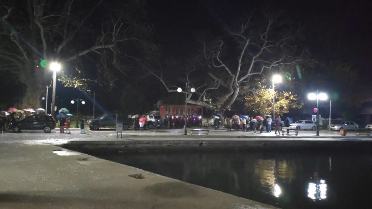 Φωτίζεται ο παραδοσιακός Λιμένας της Θάσου