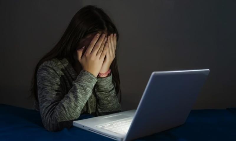 ΗΠΑ: Έφηβη δεχόταν online bullying για ένα χρόνο από τη… μητέρα της