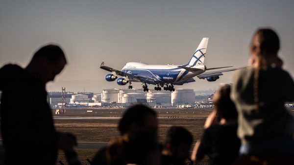 Κοροναϊός: Ελέγχους στα λύματα αεροδρομίων για νέα στελέχη από Κίνα εξετάζουν ΕΕ και ΗΠΑ