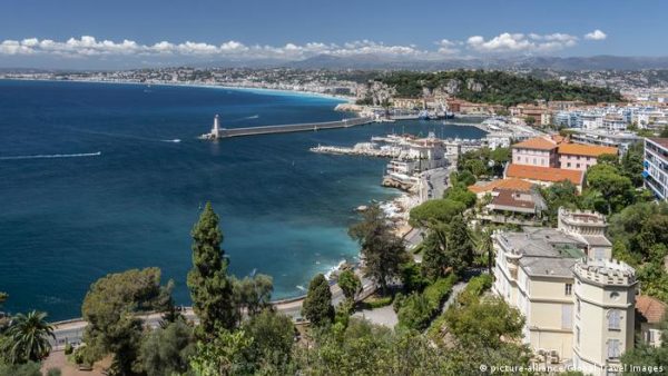 Κυανή Ακτή: Φιλορώσοι Ουκρανοί ολιγάρχες βρήκαν καταφύγιο – Βαλίτσες με αδήλωτα εκατομμύρια