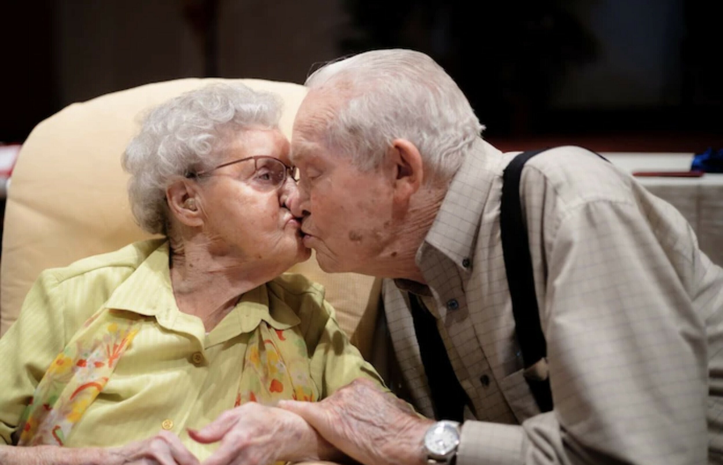 Ανδρόγυνο, 100 χρόνων, πεθαίνει με διαφορά ωρών μετά από 79 χρόνια γάμου