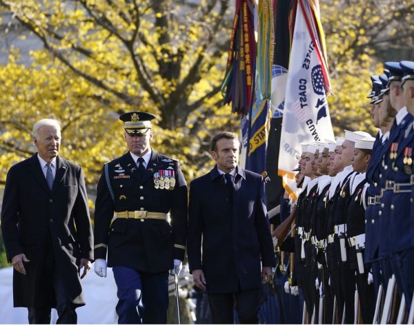 Ο Μπάιντεν σε ένα νέου τύπου «τανγκό» με το Παρίσι – Γιατί είναι σημαντική η συνάντηση με τον Μακρόν