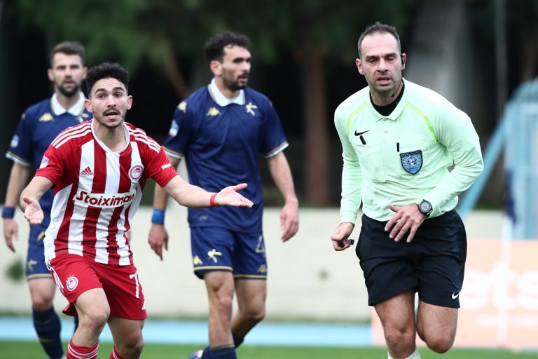 Χυδαιότητες στο Ελ Πάσο: Σφαγή για τον Ολυμπιακό Β’ από διαιτητή και επόπτες