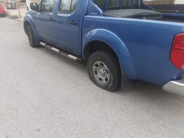 Ρόδος: Έσκισαν τα λάστιχα 60 οχημάτων – Οργισμένοι οι ιδιοκτήτες