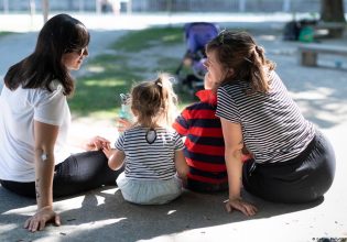 Χωρίς πατρίδα τα παιδιά των γκέι ζευγαριών στη Βρετανία – Η περίπτωση μιας ελληνίδας μητέρας