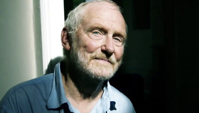 Πέθανε ο Μάικ Χότζες, ο σκηνοθέτης του Flash Gordon