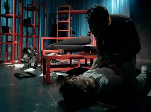 Η μεγάλη αγάπη του κοινού έφεραν παράταση για τον «Παιχνιδοποιό» στο Θέατρο Γκλόρια