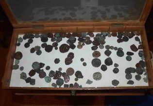 Νάξος: Τον βρήκαν νεκρό στο σπίτι – Κατέσχεσαν αρχαίο θησαυρό