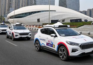 Κίνα: Αρχισαν οι… βόλτες με ρομποταξί χωρίς οδηγό στο Πεκίνο