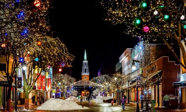 Απειλές για το διάσημο «Σπίτι των Χριστουγέννων» – Τα 60.000 λαμπιόνια και η ανώνυμη επιστολή