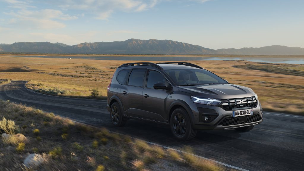 Dacia Jogger Hybrid 140: Σε νέα υβριδική εποχή