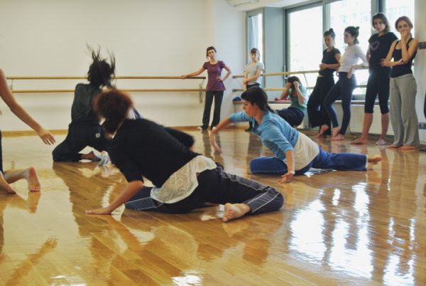 Εκπαιδευτικό πρόγραμμα Χορού για εφήβους με την ομάδα κι όμΩς κινείται