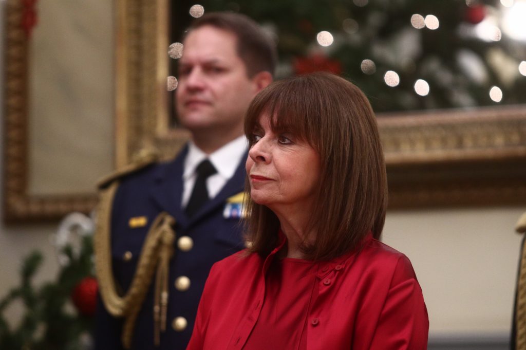 Σακελλαροπούλου: Αντάλλαξε ευχές με προσωπικό των Ενόπλων Δυνάμεων και της ελληνικής κοινότητας στην Οδησσό