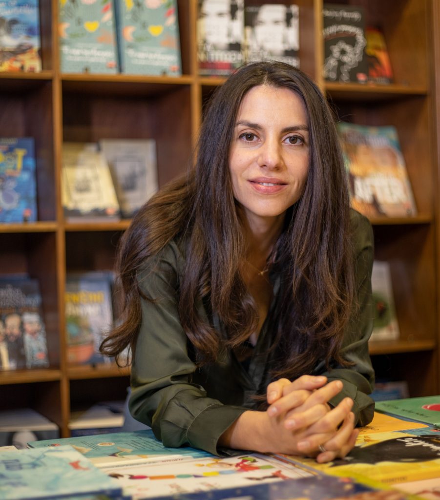 «Το Νησί της Βροχής- Ένα μυστικό ημερολόγιο», ένα μυθιστόρημα για τις Ελληνίδες του περασμένου αιώνα