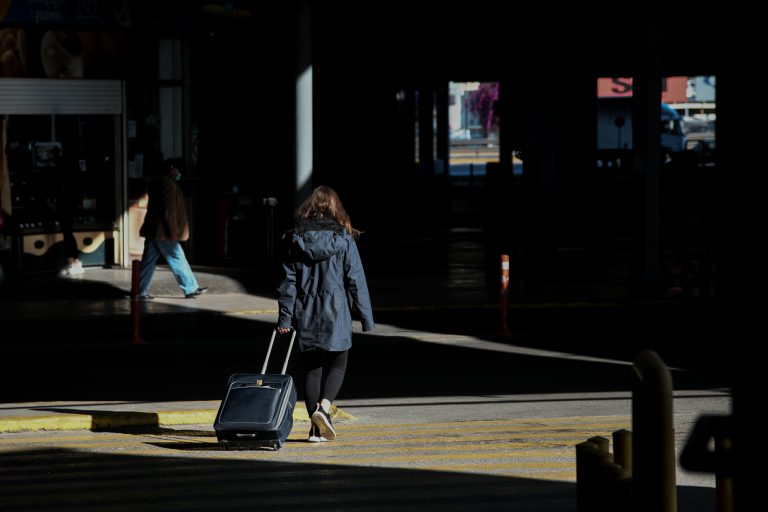 Εκπαιδευτικοί: Έκπτωση 50% στα ΚΤΕΛ για μετακινήσεις στις γιορτές