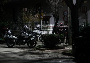 Μαρούσι: Στον εισαγγελέα η 17χρονη που μαχαίρωσε μέχρι θανάτου την 22χρονη φίλη της