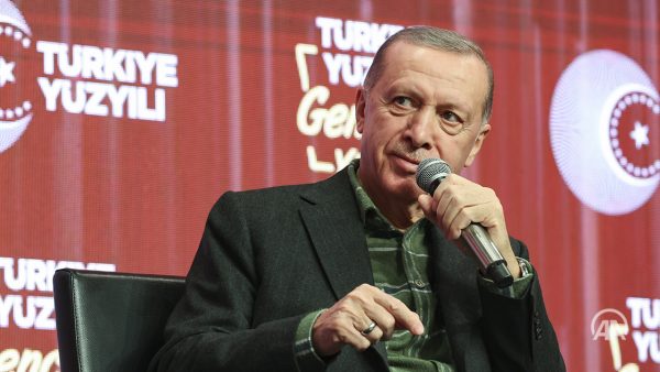 Τουρκία: Ο Ερντογάν κατήργησε τα όρια ηλικίας συνταξιοδότησης