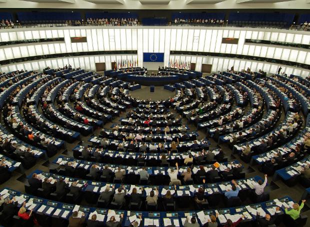 Qatargate: Σύσσωμοι οι ευρωβουλευτές ζητούν να παγώσουν αποφάσεις για το Κατάρ