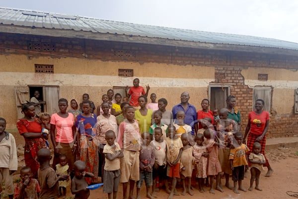 Ουγκάντα: Αγρότης με 102 παιδιά και 12 γυναίκες σταματά να προσθέτει μέλη στην οικογένεια λόγω… ακρίβειας