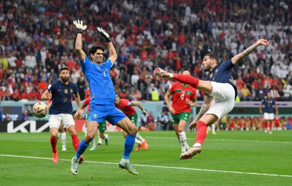 Ο Ερναντέζ το 1-0 για τη Γαλλία στο πεντάλεπτο (vid)