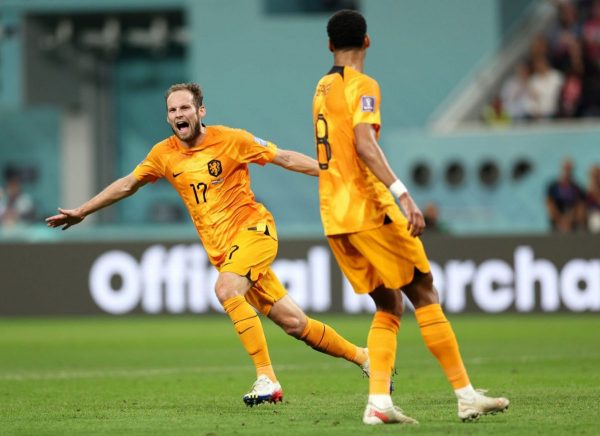 Νέα ασίστ ο Ντάμφρις, 2-0 ο Μπλιντ και «αγκαλιά» με την πρόκριση η Ολλανδία (vid)