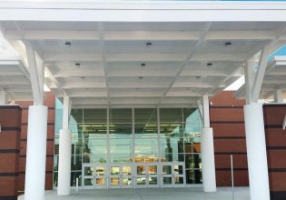 ΗΠΑ: Μαθητής ξυλοκόπησε καθηγητή μέσα στην τάξη – Δείτε βίντεο