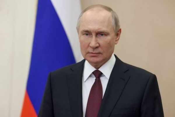 Ρωσία: Ο Πούτιν δηλώνει τώρα ανοιχτός σε διαπραγματεύσεις με τις ΗΠΑ