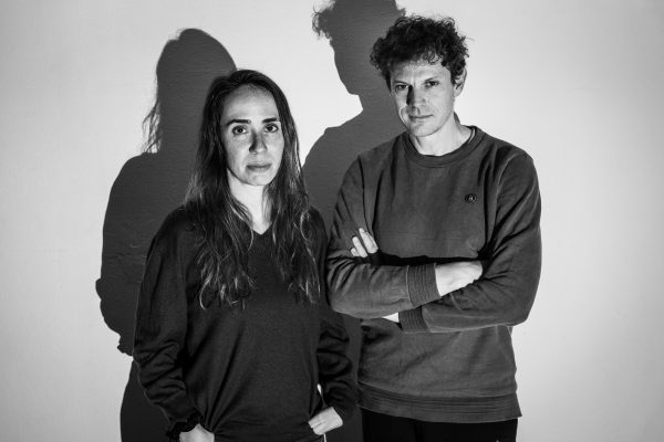 Οι Elephas tiliensis μιλούν στην in για την Σεροτονίνη και την αναζήτηση της ευτυχίας