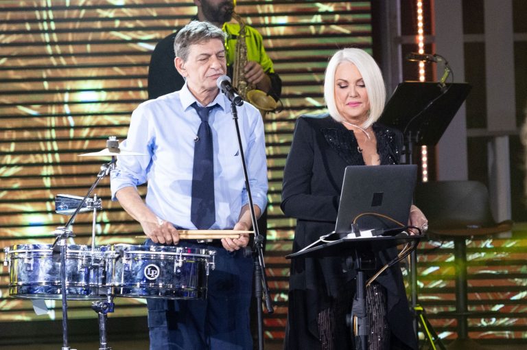 Σπίτι με το MEGA: Η Ρούλα Κορομηλά υποδέχεται τον Μιχάλη Ρακιντζή