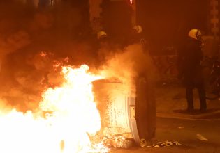 Θεσσαλονίκη: Βροχή από μολότοφ μετά το τέλος της πορείας για τον Γρηγορόπουλο