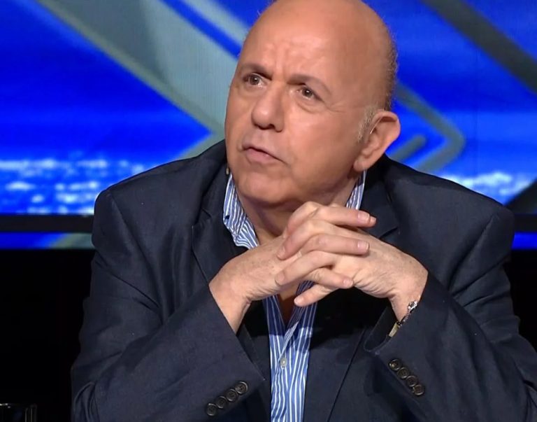 Νίκος Μουρατίδης: Στο πλευρό της Νατάσας Μποφίλιου – «Σκάστε πια οι διάφορες μουρλοκακομοίρες»