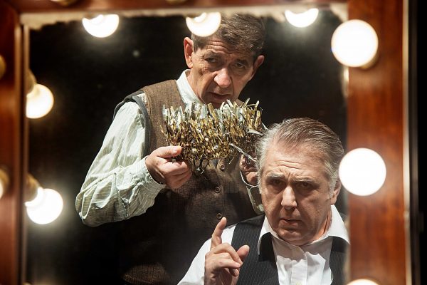 Είδαμε τον «Αμπιγιέρ» με τους Ιεροκλή Μιχαηλίδη και Γεράσιμο Σκιαδαρέση στο Τζένη Καρέζη