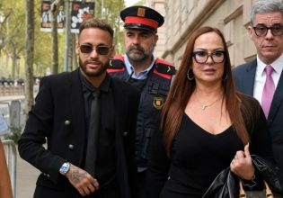 Νεϊμάρ: Βρήκε παρηγοριά στην αγκαλιά της μητέρας του (vid)