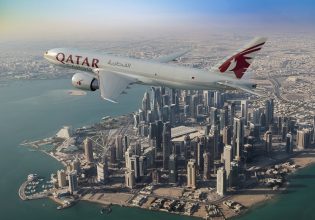 Politico: Οι ευρωβουλευτές προσπαθούν να «παγώσουν» την επικύρωση της αεροπορικής συμφωνίας ΕΕ-Κατάρ