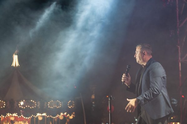 Ο Αντώνης Ρέμος στη μεγάλη συναυλία στο Περιστέρι | Image by Marina Koutsoumpa