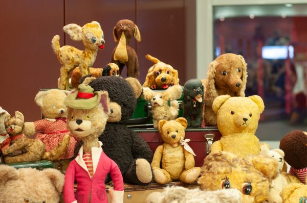 Το διάσημο Teddy Bear στη συλλογή του Βασίλη Κούλογλου | Image by Marina Koutsoumpa
