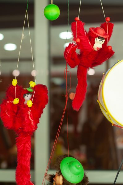 Από τα διάσημα «πανηγυριώτικα» παιχνίδια στη συλλογή του Βασίλη Κούλογλου | Image by Marina Koutsoumpa