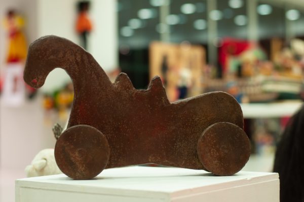 Σπάνιο παιχνίδι του 1920 από τη συλλογή του Βασίλη Κούλογλου | Image by Marina Koutsoumpa