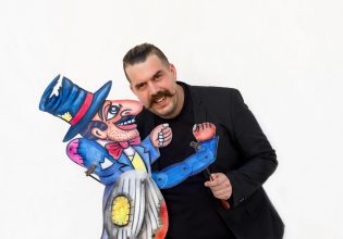 «Τα Χριστούγεννα του Καραγκιόζη στο Παρίσι»: Μια παράσταση για όλη την οικογένεια